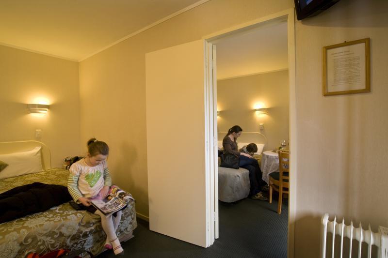 אוקלנד Tudor Court Motor Lodge מראה חיצוני תמונה